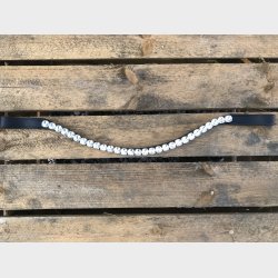 VALS B�LGEFORMET PANNEB�ND MED STORE HVITE KRYSTALLER