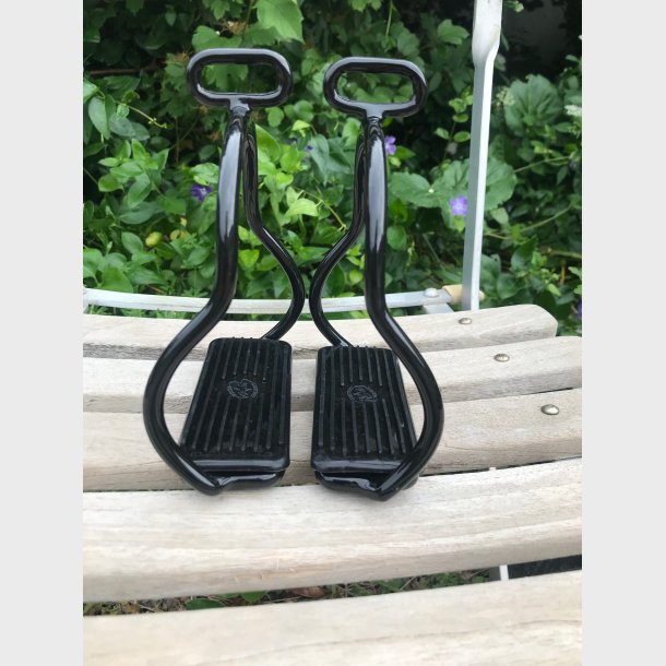 HESTAGALLERY STIGB�YLER I SVART