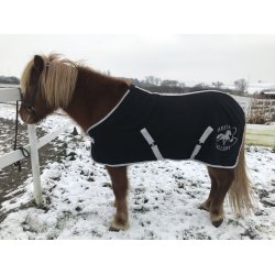 HESTAGALLERY ULL-DEKKEN I SVART/SLV